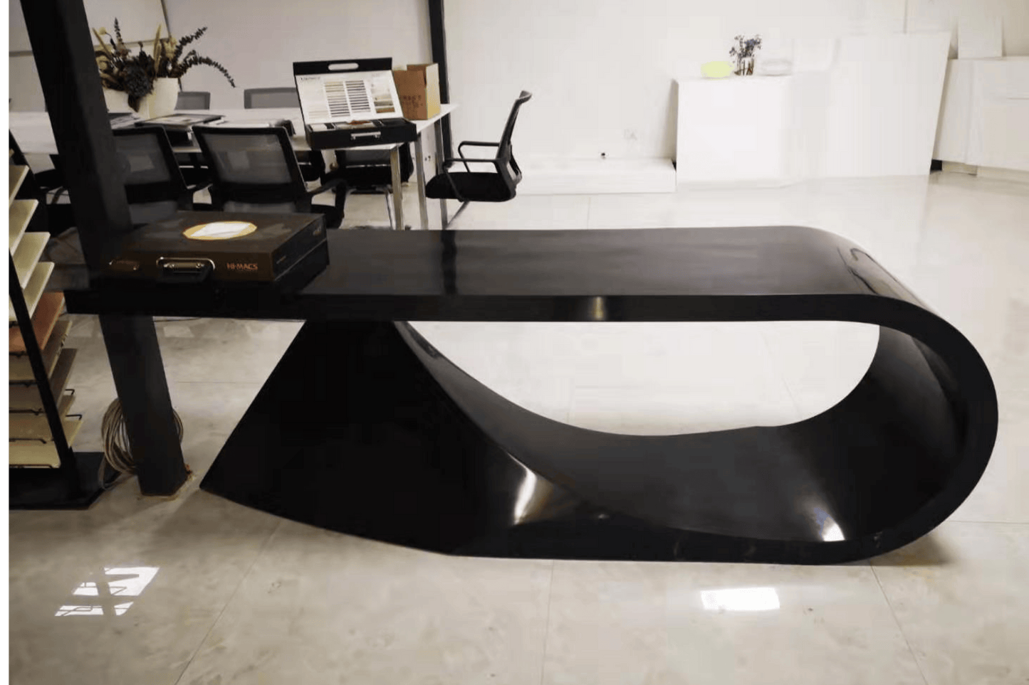 YHS Custom solid surface stone manager desk Office Alien Design Sense