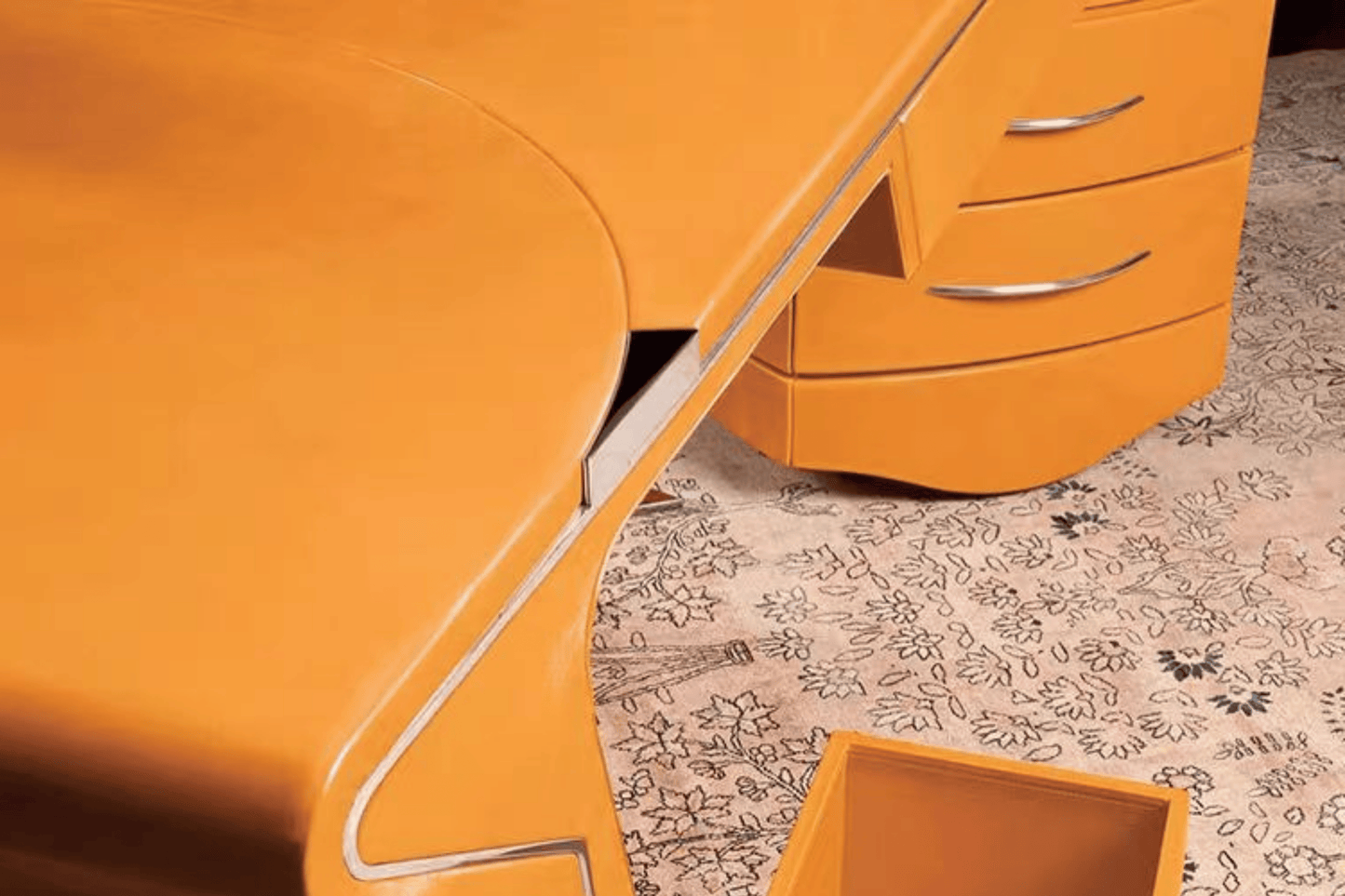 YHS Custom vintage manager desk Orange Alien Light Luxury